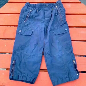 Gap, fully lined cargo style  rain pants with zippers at the cuffs